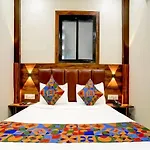 Hotel Golden Sands Inn Aslpha